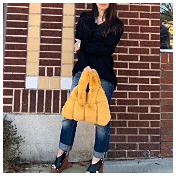 ✨LAST ONE ✨PARIS Black faux fur bag - Picture 7 of 8